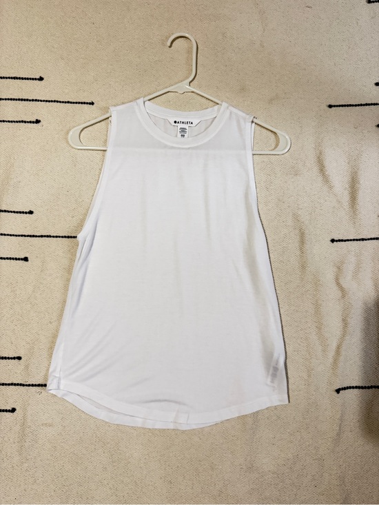 Athleta Tops - Athleta Cloudlight Muscle Tank